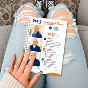 Quaderno con spirale per esercizi al collo con routine di allenamento giornaliere per fitness.