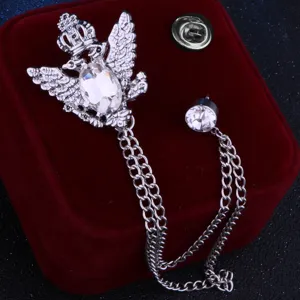 Nahaufnahme Herren Vintage Doppeladler Brosche Strass Silber Metall Kette Schmuck Detail