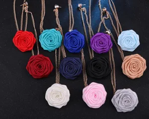 Handgemachte Stoff Rosen Brosche mit Quasten Kette, mehrfarbige Herren Anzug Accessoires Hochzeit.
