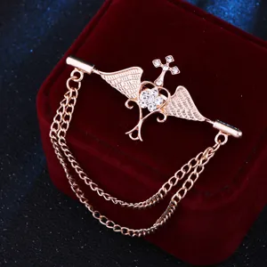 Broche vintage ailes d'ange croix avec double chaîne badge col costume gothique pour hommes femmes