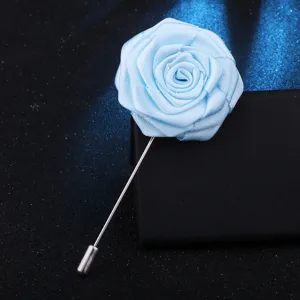 Broche fleur rose en tissu bleu clair faite main pour costume homme accessoires de fete