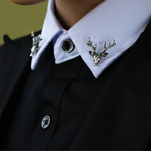 Vintage deer head collar pin brooch for men, exquisite metal shirt accessory detail view.