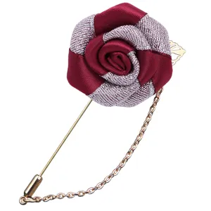 Elegante handgemachte Stoffrosen Brosche mit langer Nadel und Kette fuer Damenjacken Deko