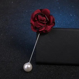 Élégante broche fleur de camélia en tissu avec épingle perlée pour accessoires de mode.