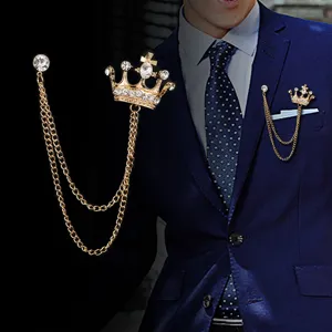 Herren Kronen Brosche mit doppelten Ketten Strass britischer Stil Anzug Revers Abzeichen Accessoire