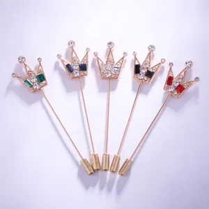 Set di mini spille con corona elegante e cristalli scintillanti per abito da uomo.
