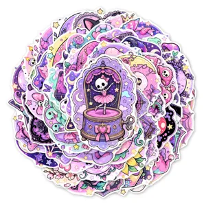 Detailopname van goth pastel paarse stickerpakket met schattige schedels en dromerige decals.