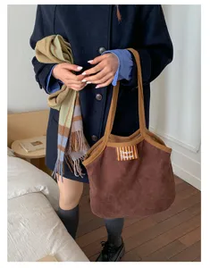 Sac cabas en suédine marron pour femme, sac à main décontracté élégant avec étiquette.