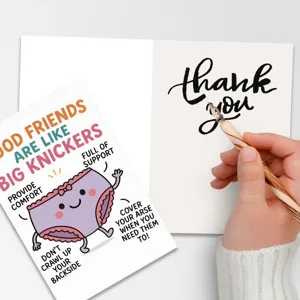 Simpatico biglietto d'auguri umoristico per la migliore amica con design di mutandine divertenti.