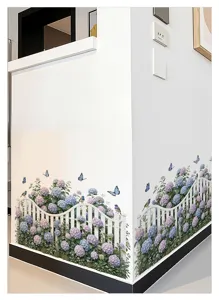 Détail de scène d'autocollant mural hortensia bleu, sticker de clôture florale pour déco.