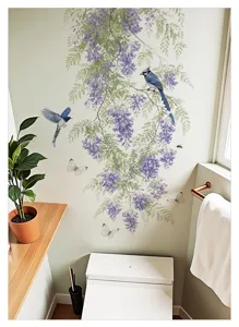 Gedetailleerd weergave van Wisteria bloemen en vogels muursticker in badkamer interieur