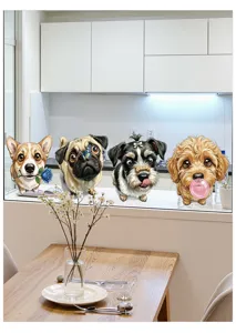 Detailansicht niedlicher Hunde-Glasaufkleber mit Corgi und Pudel in moderner Küche.