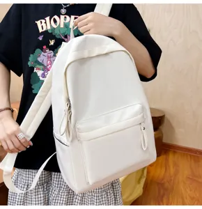 Minimalistischer weißer Canvas-Rucksack mit großer Kapazität für Schule und Freizeit