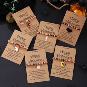 Halloween Wunscharmbänder Set mit Kürbis Geist Totenkopf Anhängern auf Karten für Geschenke.