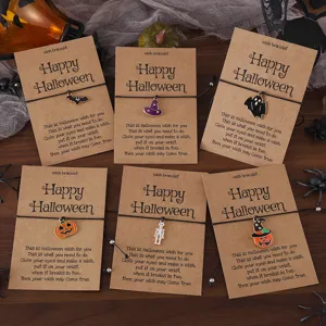 Halloween geflochtenes Armband Set mit Kürbis und Geist Anhängern auf Pappkarten Geschenk
