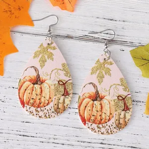 Herbst Kürbis Ahornblatt Tropfen Leder Ohrringe Detailansicht, stilvoller Thanksgiving Party Schmuck.
