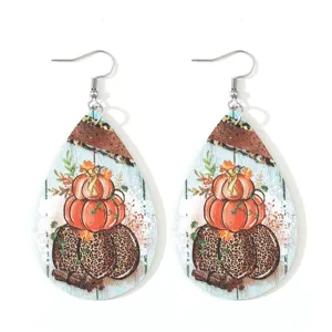 Herbst Thanksgiving Tropfen Leder Ohrringe mit bunten Kürbissen und Leopardenmuster.