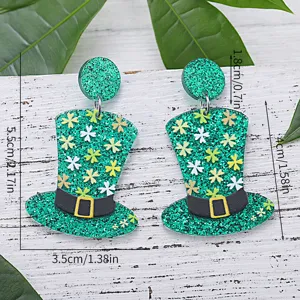 Groene glitter acryl hoge hoed hangende oorbellen met klaver patronen voor St. Patrick.