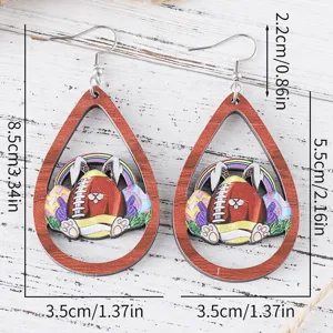 Pendientes colgantes de madera en forma de gota de Pascua con patron de conejito y futbol americano.