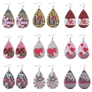 Pendientes colgantes de cuero de San Valentín con estampado de corazón leopardo y cuadros.