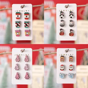 Ensemble de Boucles d'Oreilles Clous en Bois de Noël pour Femmes Flocon de Neige Sapin de Noël Tasse à Café Bonhomme de Neige Renne Père Noël Bijoux de Fête