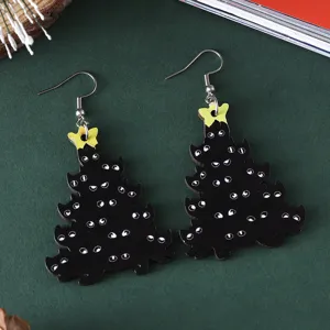 Wooden Christmas tree black cat pendant earrings, double-sided holiday fashion ear jewelry.