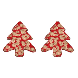 Pendientes de árbol de Navidad de madera con un elegante diseño de leopardo.