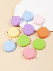 Κρεμαστά καπάκια μπουκαλιών macaron DIY κοσμήματα κάνοντας χαριτωμένα πολύχρωμα γούρια