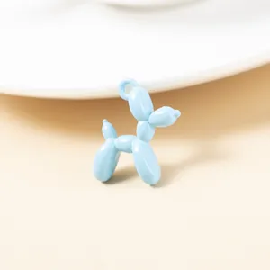 Pendentif breloque chien ballon bleu clair en alliage métallique pour bijoux DIY, bracelets et colliers.