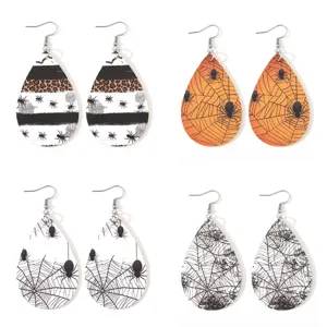 Pendientes de lágrima de Halloween con telarañas espeluznantes y diseño de leopardo.