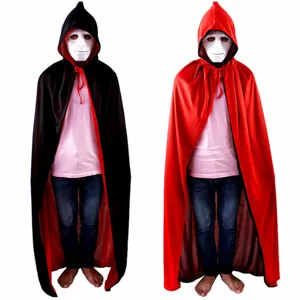 Vista dettagliata di mantello con cappuccio reversibile per adulti Halloween nero rosso.
