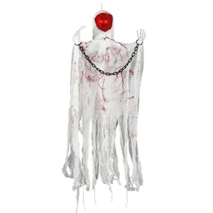 Halloween suspension fantôme décoration avec yeux rouges lumineux et chaîne effrayante.