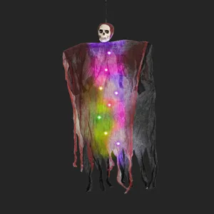 Decoración de fantasma colgante de Halloween con luces LED y diseño de calavera terrorífica.