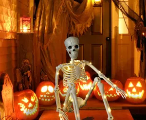 90cm Halloween leuchtendes Skelett mit warmem Licht, ideal für Indoor- und Outdoor-Deko.