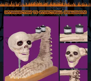 Vista dettagliata dell'accessorio macchina da cucire scheletro Halloween dal design realistico.