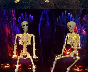 Halloween leuchtende Skelett Requisiten mit warmen LED Lichtern für Deko Innen Aussen.