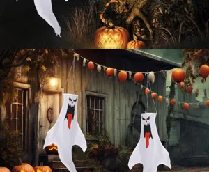 Halloween weiße hängende Geister Windsäcke mit gruseligem lächelndem Gesicht für gruselige Deko.