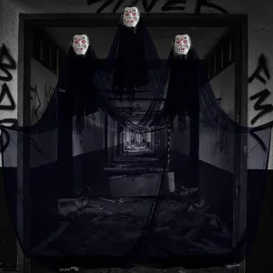 Halloween Hängend Geist Dekoration mit Vampirmasken und schwarzem Gaze für gruselige Party Decor.