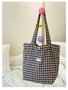 Houndstooth woolen shoulder bag, classic casual autumn winter tote bag for women daily use.