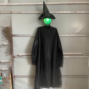 Halloween leuchtende hängende Hexe Dekoration Requisite mit schwarzem Umhang und LED Kopf Party.