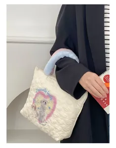 Gesteppte Tragetasche mit süßem Hundemotiv und Plüschgriff, trendige große Handtasche für Winter.