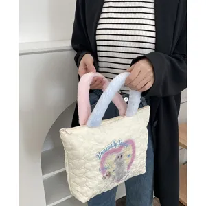 Gesteppte Handtasche mit flauschigen Plüschgriffen und süßem Welpen Print für Damen