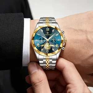 Orologio uomo al quarzo di lusso con cinturino in acciaio bicolore e quadrante dorato.