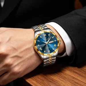 Ανδρικό ρολόι quartz με μπλε καντράν, δίχρωμο ανοξείδωτο μπρασελέ και πολυτελές σχέδιο.