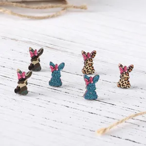 Niedliche hölzerne Hasen Ohrstecker Set mit Leopardenmuster und rosa Schleife für Frauen.