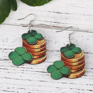St. Patrick's Tag grüner Klee Holzohrringe, doppelseitiger Kleeblatt Münz Anhänger.