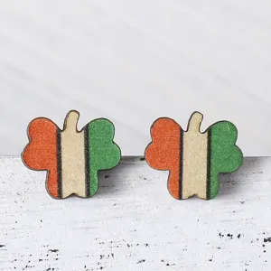 Boucles d'oreilles trèfle en bois, design tricolore drapeau irlandais, bijou Saint Patrick.