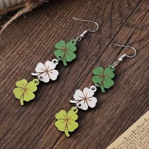 Hölzerne doppelseitige Kleeblatt lange Ohrringe, St. Patrick's Day grüne Pflanzen Ohrhänger.