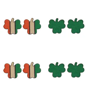 Boucles d'oreilles trèfle en bois Saint-Patrick, jolis bijoux clous verts et rayés.