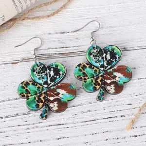 St. Patrick's Tag Holz vierblättriges Kleeblatt Ohrringe Mode doppelseitiger Schmuck.